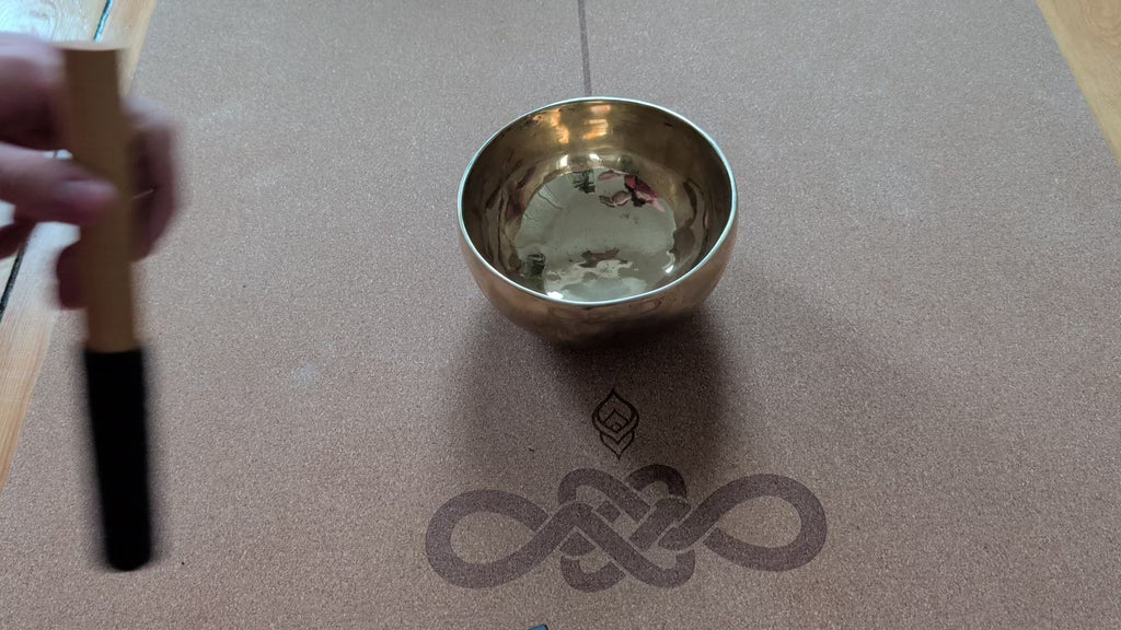 Surya Prabha Klangschale · 16 cm
